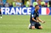 Kylian Mbappe bryter en av Lionel Messi poster